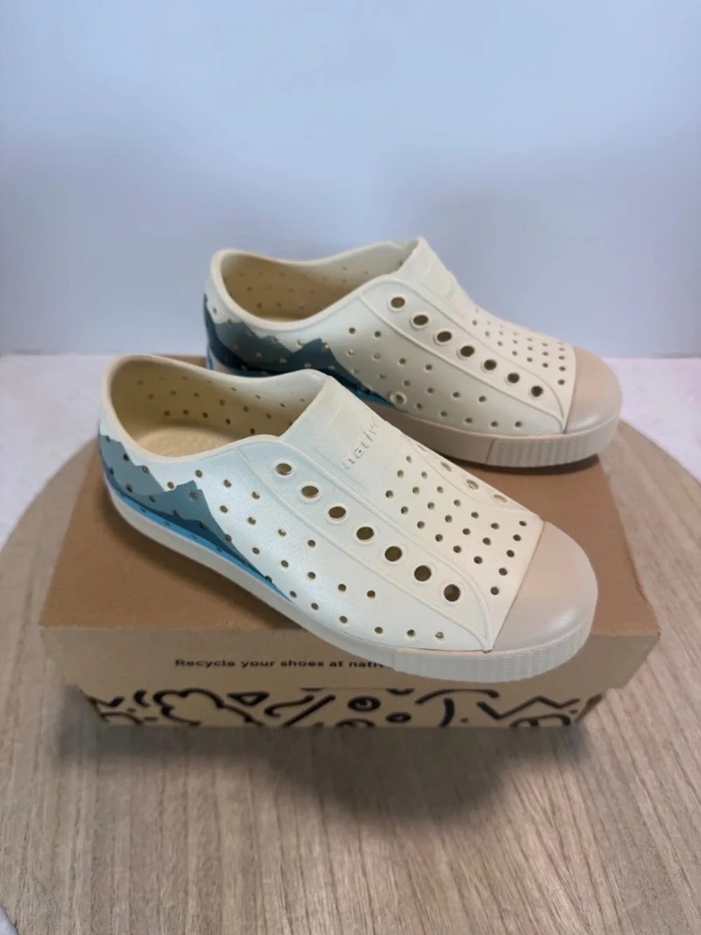 Native Jefferson Block Kids C12 Bone White Slip On Shoes New w/ Box
